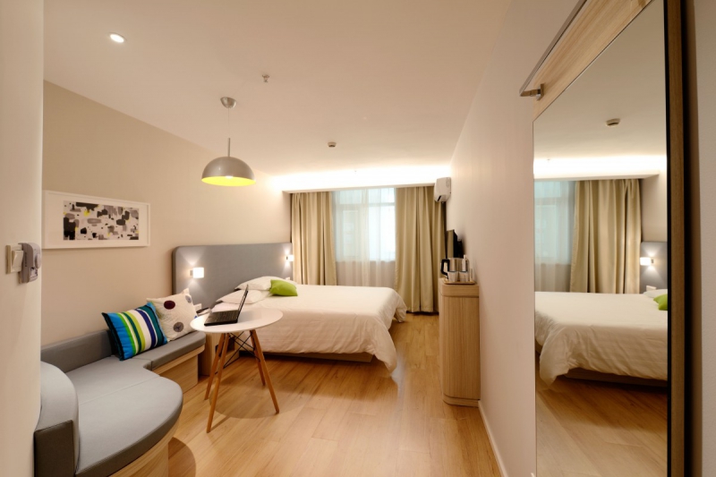 hotel-LE CANNET-min_hotel_guest_room_new-634601